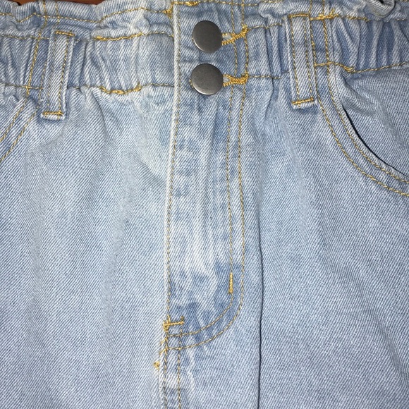 PaperBag Denim mini skirt (LIKE NEW) - Picture 3 of 4
